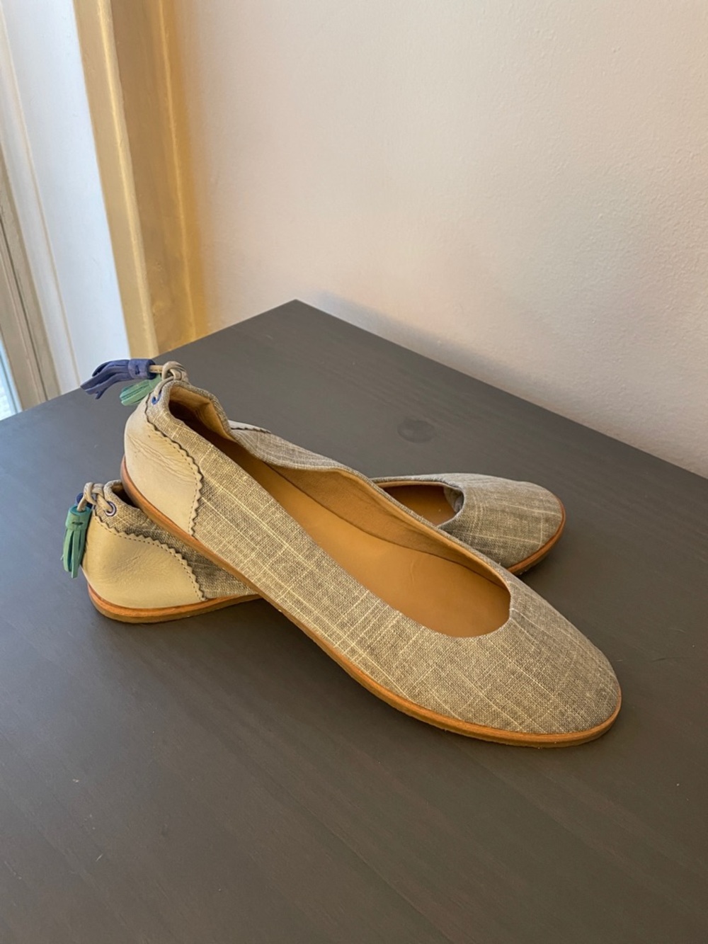 Women's UGG Neutral Linen Ballet Flats - Picture 2 of 9